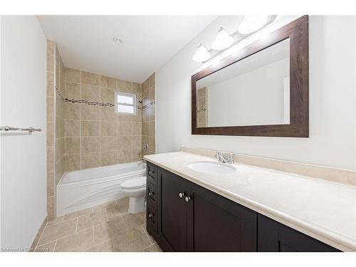 494 Dicenzo Drive, Hamilton, ON - Indoor Photo Showing Bathroom