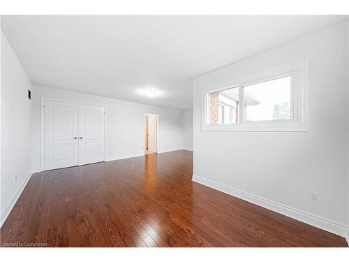 494 Dicenzo Drive, Hamilton, ON - Indoor Photo Showing Other Room