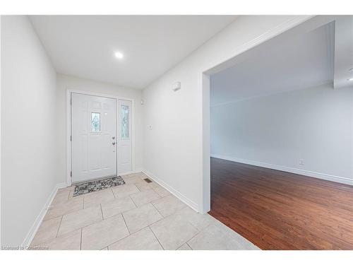 494 Dicenzo Drive, Hamilton, ON - Indoor Photo Showing Other Room