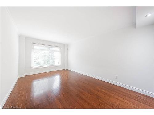 494 Dicenzo Drive, Hamilton, ON - Indoor Photo Showing Other Room