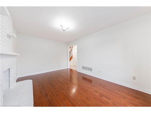 494 Dicenzo Drive, Hamilton, ON - Indoor Photo Showing Other Room