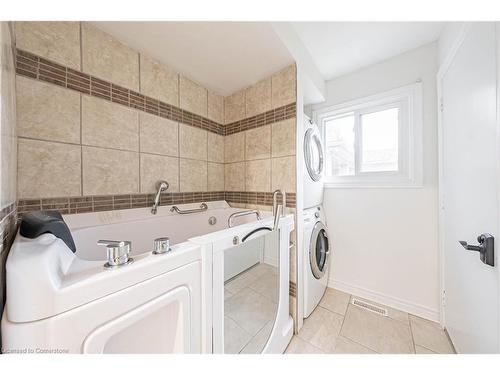 494 Dicenzo Drive, Hamilton, ON - Indoor Photo Showing Laundry Room