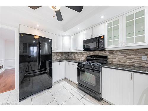 494 Dicenzo Drive, Hamilton, ON - Indoor Photo Showing Kitchen