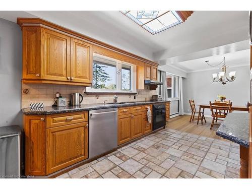 11720 Guelph Line, Milton, ON - Indoor Photo Showing Kitchen