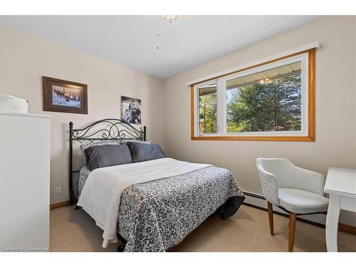 11720 Guelph Line, Milton, ON - Indoor Photo Showing Bedroom