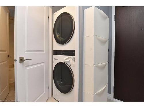 320-170 Rockhaven Lane, Waterdown, ON - Indoor Photo Showing Laundry Room