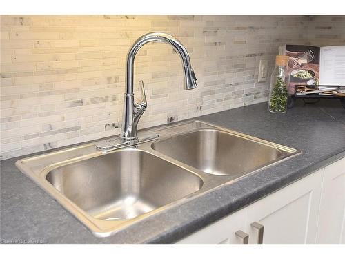 320-170 Rockhaven Lane, Waterdown, ON - Indoor Photo Showing Kitchen With Double Sink