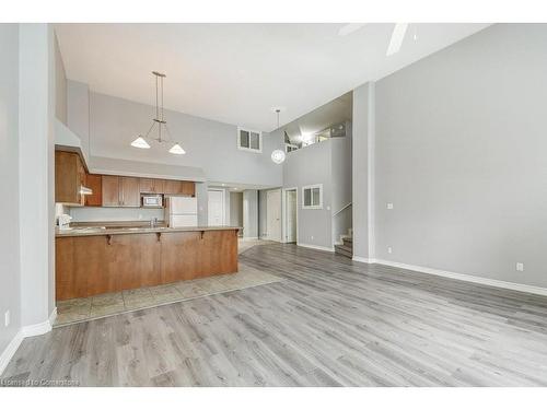 214-111 Grey Street, Brantford, ON - Indoor Photo Showing Kitchen