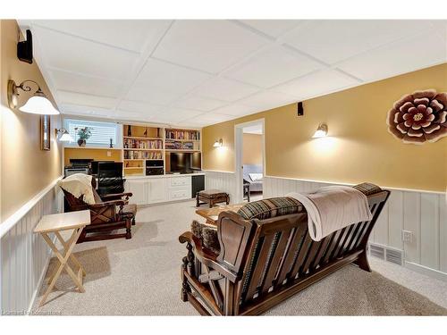 685 Robson Road, Waterdown, ON - Indoor Photo Showing Bedroom