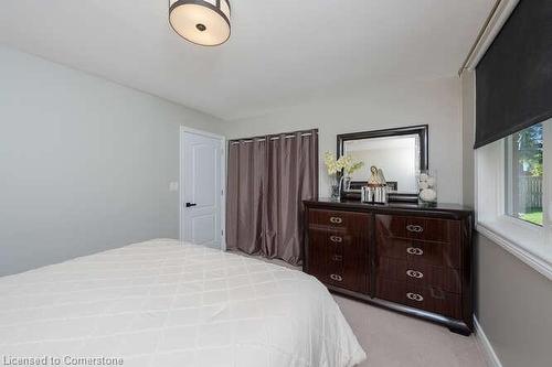 1523 Rusholme Crescent, Burlington, ON - Indoor Photo Showing Bedroom