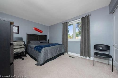 1523 Rusholme Crescent, Burlington, ON - Indoor Photo Showing Bedroom