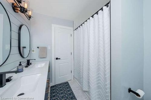 1523 Rusholme Crescent, Burlington, ON - Indoor Photo Showing Bathroom