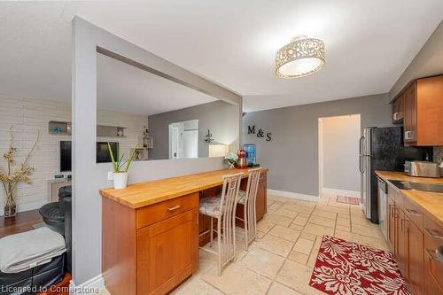 1523 Rusholme Crescent, Burlington, ON - Indoor Photo Showing Kitchen