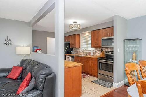 1523 Rusholme Crescent, Burlington, ON - Indoor Photo Showing Kitchen