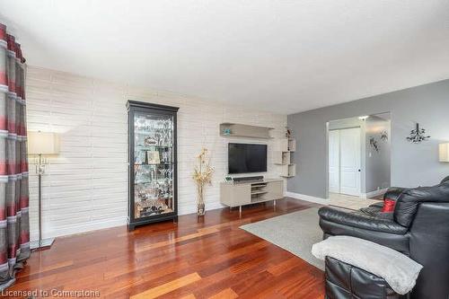 1523 Rusholme Crescent, Burlington, ON - Indoor Photo Showing Living Room