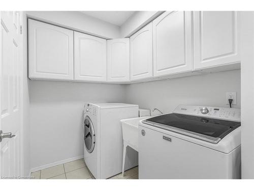 19 Driftwood Place, Stoney Creek, ON - Indoor Photo Showing Laundry Room