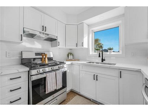 7580 Regional 20 Road, West Lincoln, ON - Indoor Photo Showing Kitchen