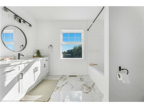 7580 Regional 20 Road, West Lincoln, ON - Indoor Photo Showing Bathroom