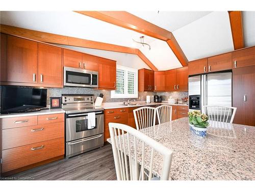 38 Lakegate Drive, Stoney Creek, ON - Indoor Photo Showing Kitchen