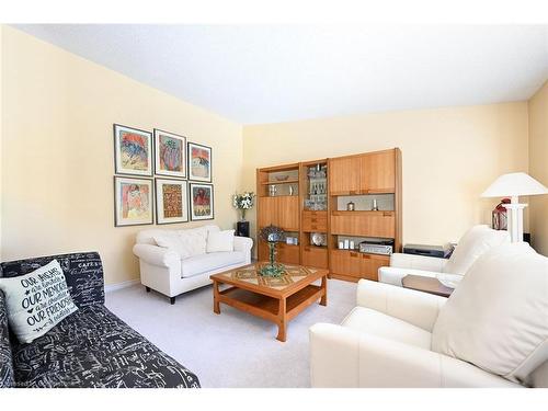 38 Lakegate Drive, Stoney Creek, ON - Indoor Photo Showing Living Room