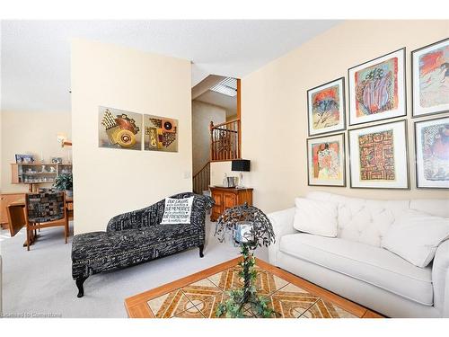 38 Lakegate Drive, Stoney Creek, ON - Indoor Photo Showing Living Room