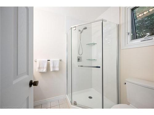 38 Lakegate Drive, Stoney Creek, ON - Indoor Photo Showing Bathroom