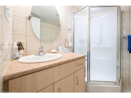 38 Lakegate Drive, Stoney Creek, ON - Indoor Photo Showing Bathroom