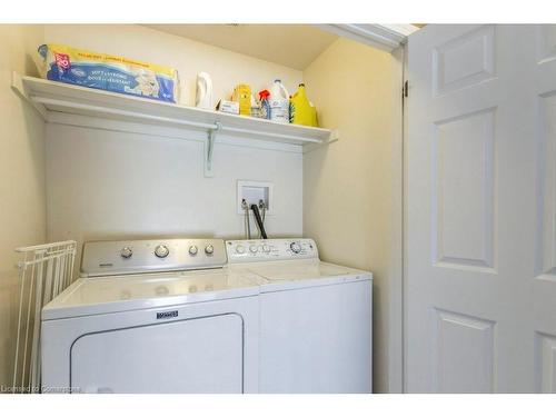 16 Newport Crescent, Hamilton, ON - Indoor Photo Showing Laundry Room