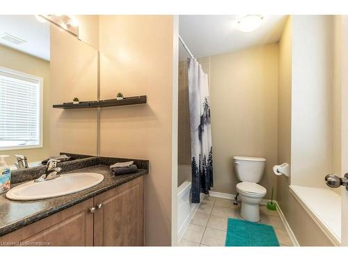 16 Newport Crescent, Hamilton, ON - Indoor Photo Showing Bathroom