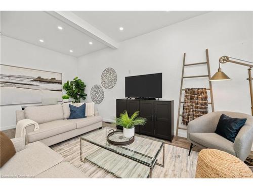 127 Freelton Road, Freelton, ON - Indoor Photo Showing Bedroom