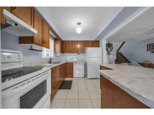 84 Frances Avenue, Stoney Creek, ON - Indoor Photo Showing Kitchen