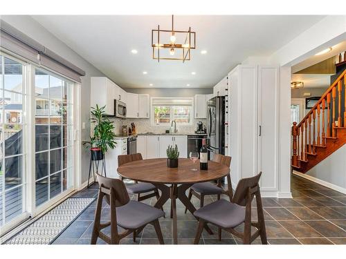 3247 Steeplechase Drive, Burlington, ON - Indoor Photo Showing Dining Room