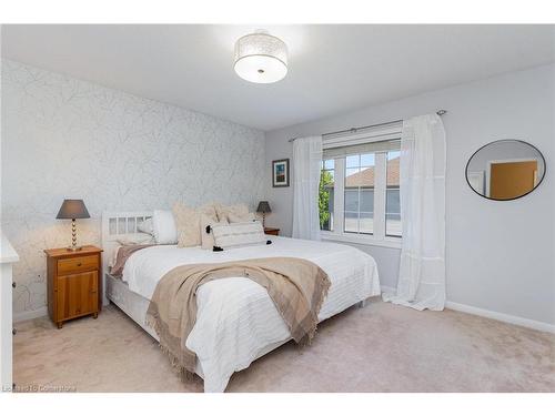 3247 Steeplechase Drive, Burlington, ON - Indoor Photo Showing Bedroom