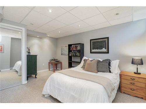 3247 Steeplechase Drive, Burlington, ON - Indoor Photo Showing Bedroom