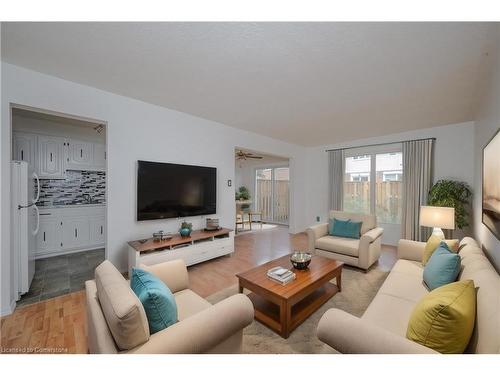 5153 Banting Court, Burlington, ON - Indoor Photo Showing Living Room