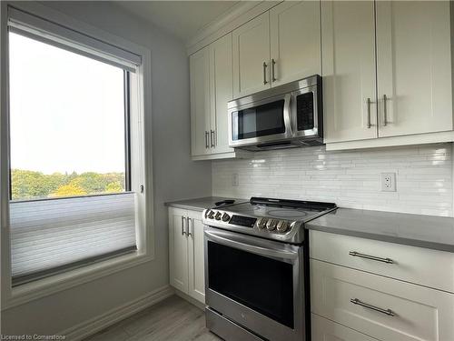 502-16 Wood Street, St. Catharines, ON - Indoor Photo Showing Kitchen