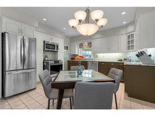 16 Nelles Boulevard, Grimsby, ON - Indoor Photo Showing Dining Room