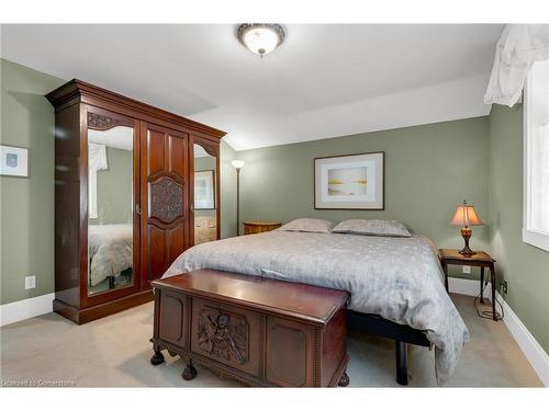 16 Nelles Boulevard, Grimsby, ON - Indoor Photo Showing Bedroom