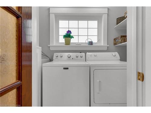 16 Nelles Boulevard, Grimsby, ON - Indoor Photo Showing Laundry Room