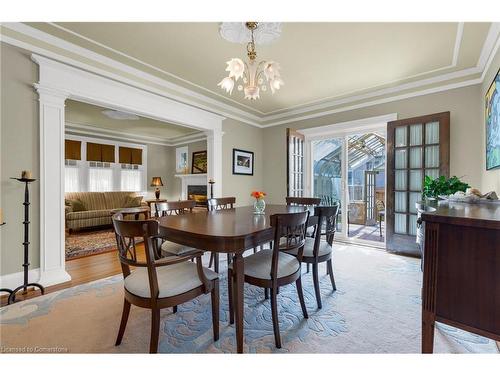 16 Nelles Boulevard, Grimsby, ON - Indoor Photo Showing Dining Room