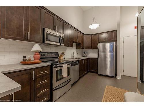 112-80 King William Street, Hamilton, ON - Indoor Photo Showing Kitchen