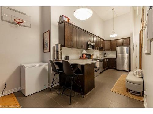 112-80 King William Street, Hamilton, ON - Indoor Photo Showing Kitchen