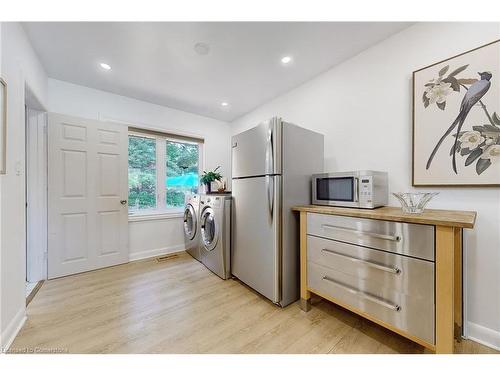 697 George Street, Burlington, ON - Indoor Photo Showing Laundry Room