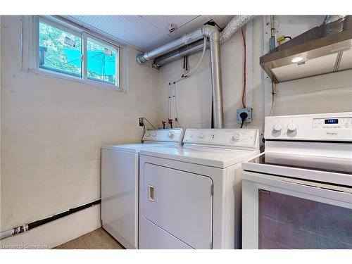 697 George Street, Burlington, ON - Indoor Photo Showing Laundry Room