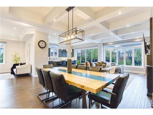 44 Riesling Court, Hamilton, ON - Indoor Photo Showing Dining Room