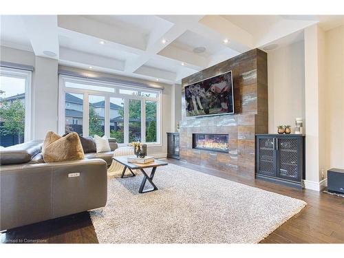 44 Riesling Court, Hamilton, ON - Indoor Photo Showing Living Room With Fireplace