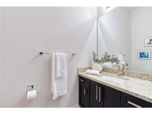 44 Riesling Court, Hamilton, ON - Indoor Photo Showing Bathroom