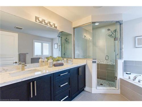 44 Riesling Court, Hamilton, ON - Indoor Photo Showing Bathroom