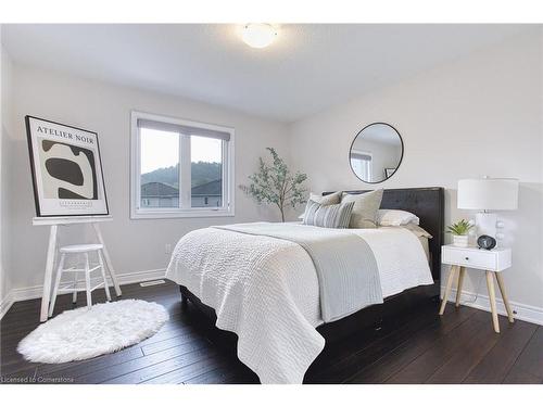 44 Riesling Court, Hamilton, ON - Indoor Photo Showing Bedroom