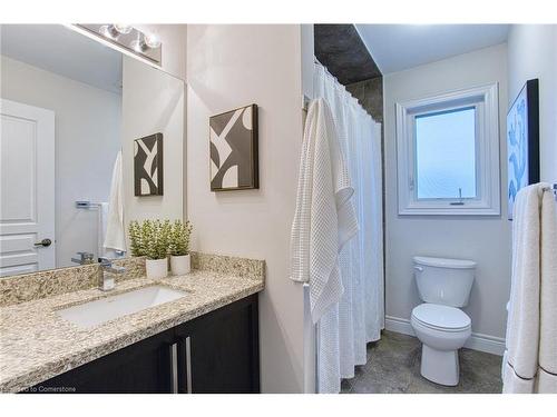 44 Riesling Court, Hamilton, ON - Indoor Photo Showing Bathroom